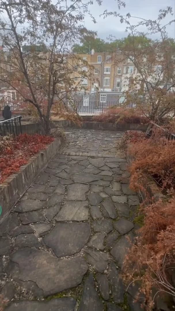 Stone and masonry above a concealed flat roof in Belgravia