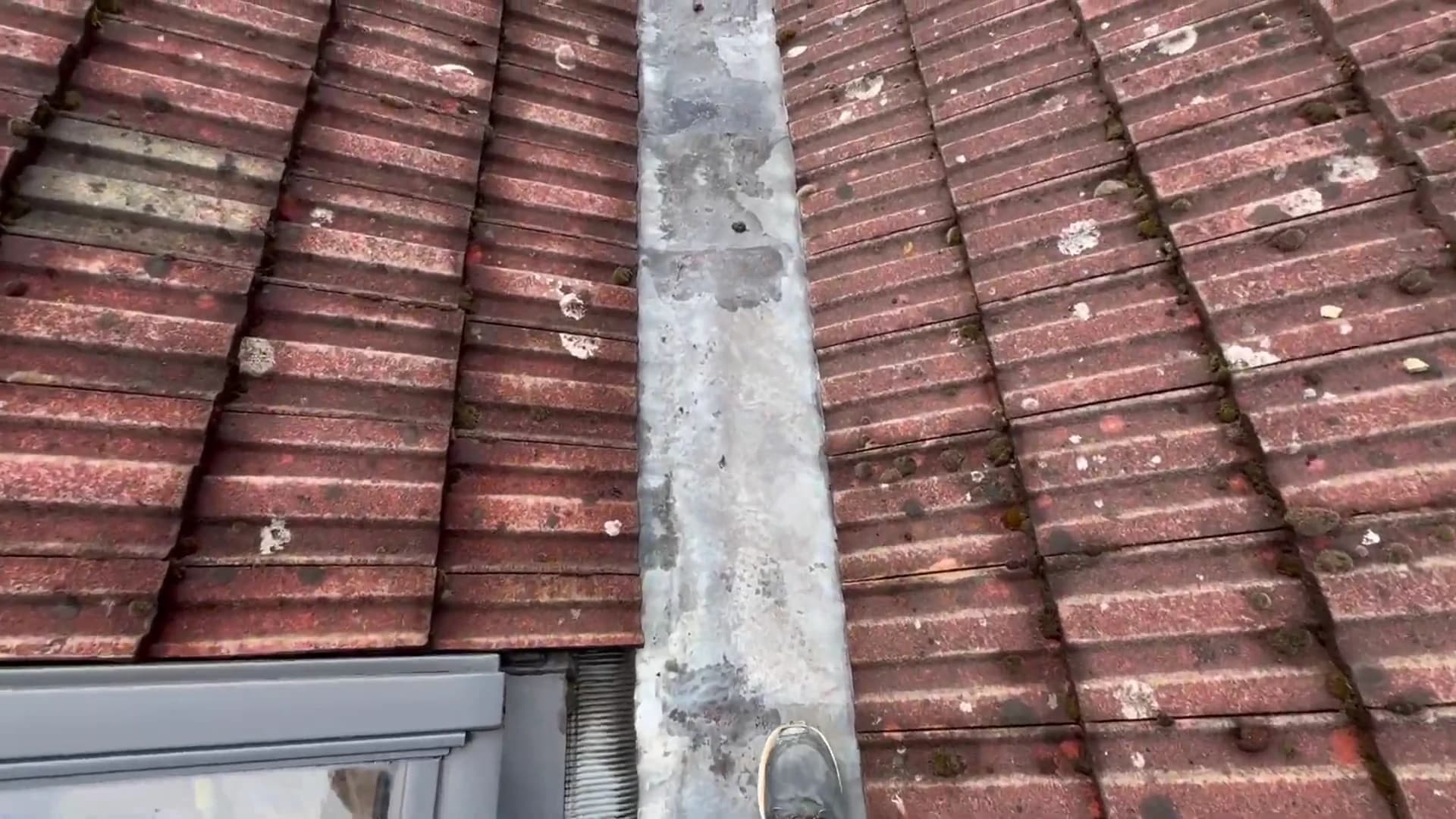 Lead gutter junction between the inward-facing roof slopes in Farringdon